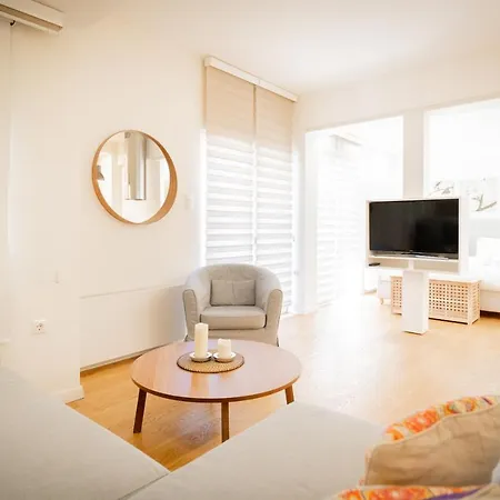 Liv - Elegant Studio In The Heart Of Kolonaki *